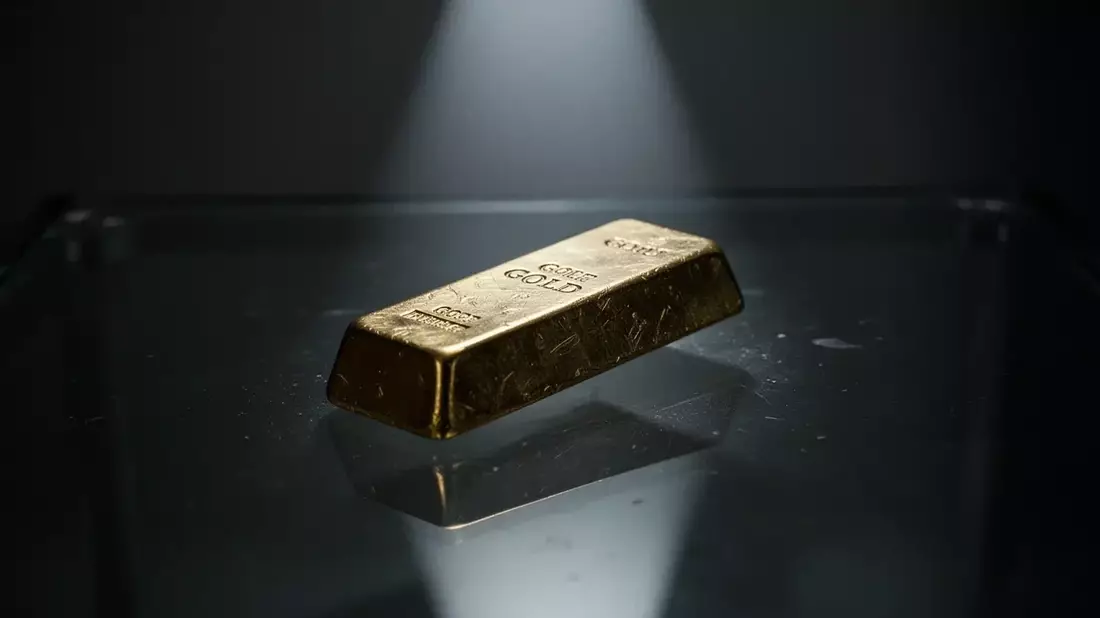 Gold Consolidates at $4,570: PCE Data Meets Expectations as Market Awaits June Payrolls - Bild: über boerse-global.de