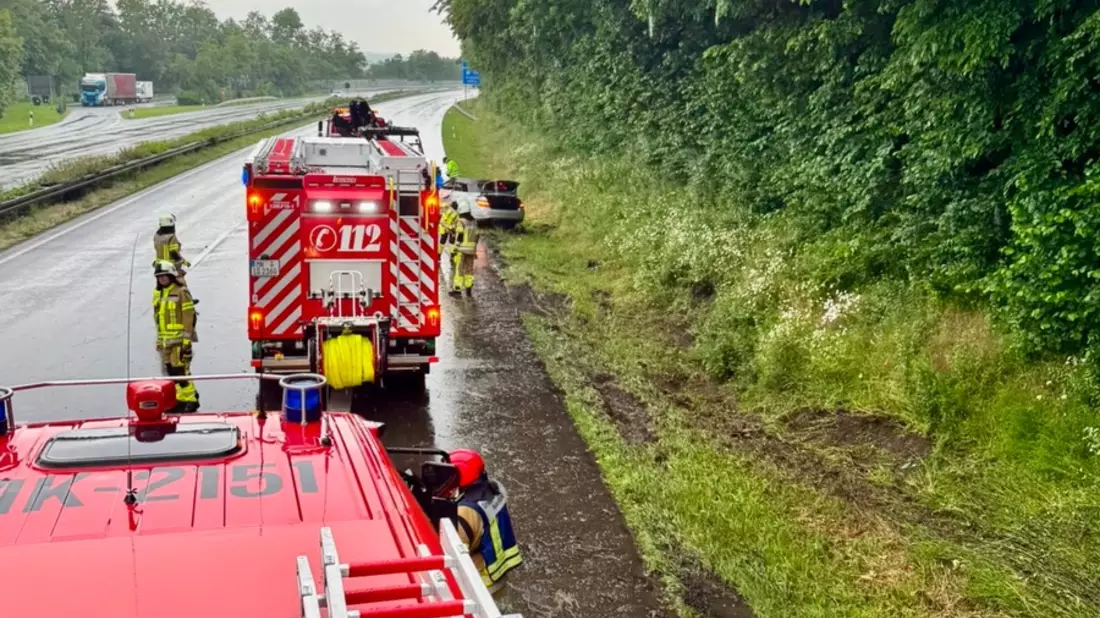 FW-MK: Unruhiger Sonntagmorgen für die Feuerwehr Iserlohn - Bild: presseportal.de