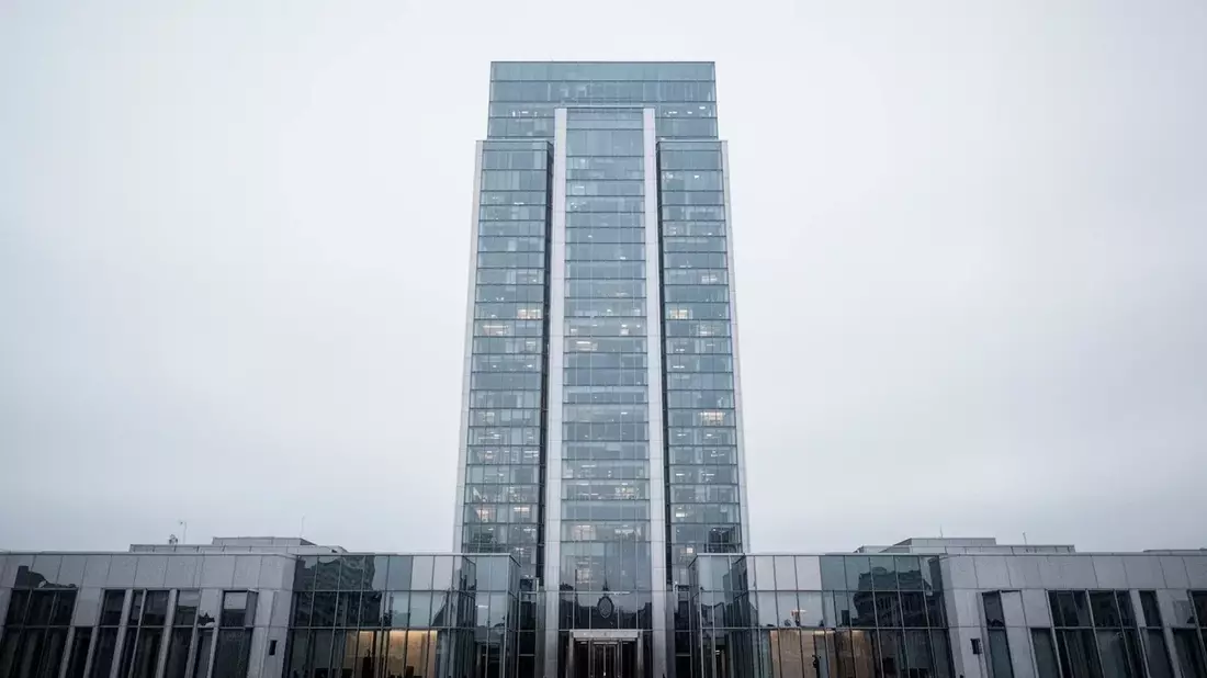 Dividend Blitz and Higher Guidance Cement Commerzbank's Defenses as UniCredit Bid Fizzles - Bild: über boerse-global.de