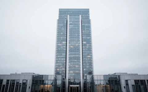 Dividend Blitz and Higher Guidance Cement Commerzbank's Defenses as UniCredit Bid Fizzles - Foto: über boerse-global.de