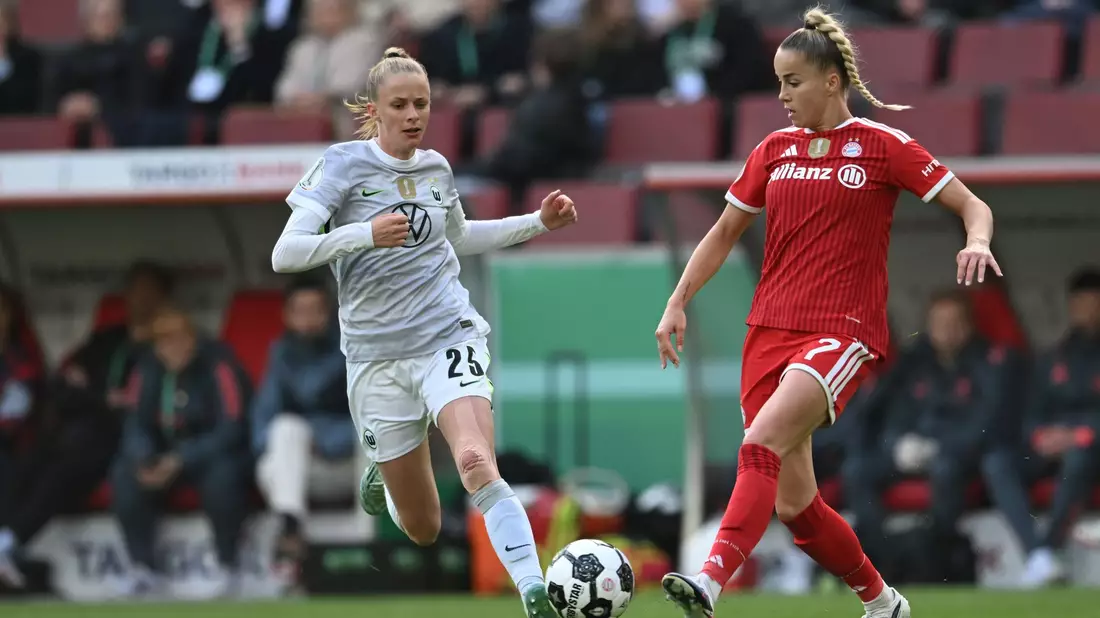 Die Frauen-Bundesliga macht sich auf den Weg in die Selbstständigkeit. (Archivbild) - Bild: Fabian Strauch/dpa