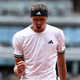 Zverev jubelt über einen Punktgewinn. - Foto: Anne-Christine Poujoulat/AFP/dpa