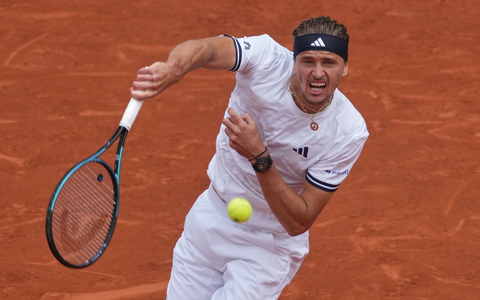 Der Aufschlag kam bei Zverev ab dem zweiten Satz besser. - Foto: Thibault Camus/AP/dpa