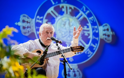 Wolf Biermann singt sein berühmtes Lied «Ermutigung». - Foto: Christoph Soeder/dpa