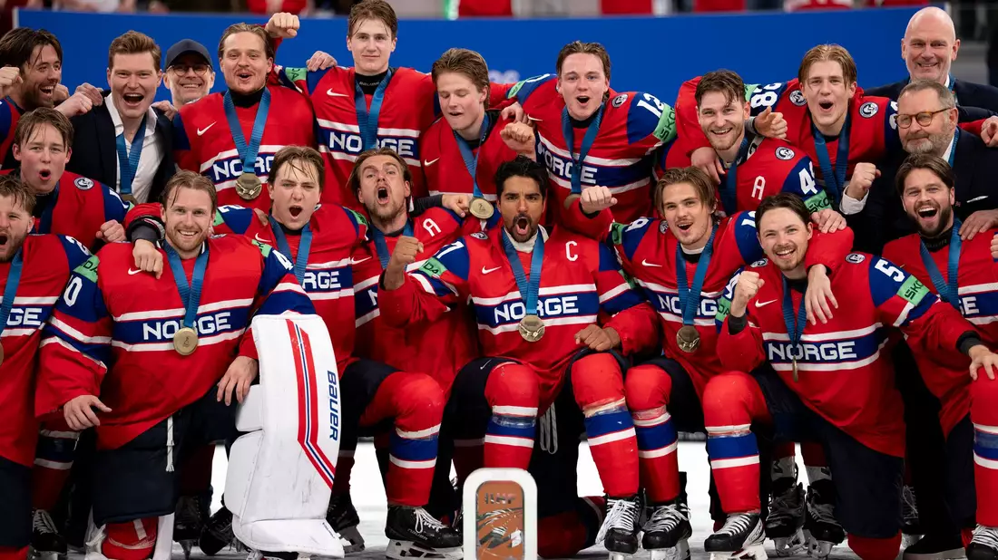 Norwegen krönt sich mit der ersten WM-Medaille. - Bild: Claudio Thoma/KEYSTONE/dpa