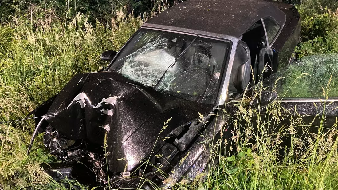 FW-GL: Schwerer Verkehrsunfall auf der BAB 4 - eine Person lebensgefährlich verletzt - Bild: presseportal.de