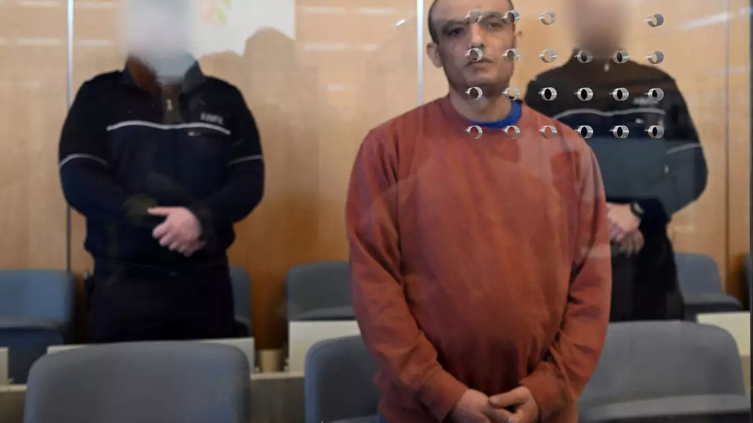 Hat die Tat einem Psychiater gestanden: der Angeklagte. (Archivbild) - Bild: Federico Gambarini/dpa