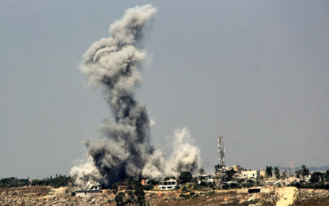 Allein am Sonntag zählten libanesische Medien rund 90 israelische Angriffe im Süden. - Foto: Stringer/dpa