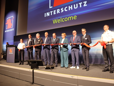 INTERSCHUTZ: Herausforderungen gemeinsam begegnen / Fortbildung und Austausch in Halle 27, Stand D46 am Gemeinschaftsstand des DFV - Foto: presseportal.de