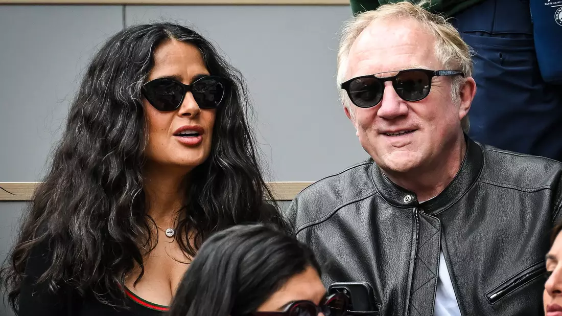 Francois-Henri Pinault und Salma Hayek (l.) verfolgen das Spiel von. Zverev - Bild: Matthieu Mirville/ZUMA Press Wire/dpa