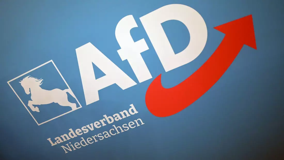 Der Verfassungsschutz in Niedersachsen darf seine Beobachtung des AfD-Landesverbandes vorläufig hochstufen. (Symbolbild) - Bild: Lars Penning/dpa