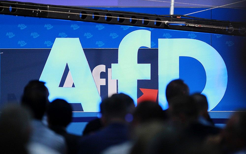 AfD-Logo auf Bundesparteitag (Archiv) - Foto: via dts Nachrichtenagentur