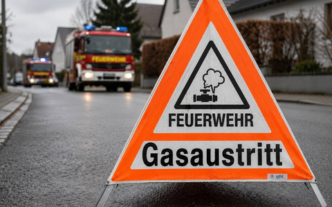 FW Bad Oeynhausen: Beschädigte Gasleitung durch Baggerarbeiten - Bild: presseportal.de