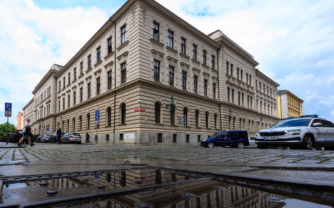 Die Verkündung der Entscheidung vor dem Landgericht Pilsen war Mitte Mai überraschend vertagt worden.  - Bild: Hendrik Schmidt/dpa