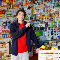 Jump of the Year: Armand Duplantis überwindet 5,50 Meter hohe Wand aus Lidl-Produkten - Foto: presseportal.de