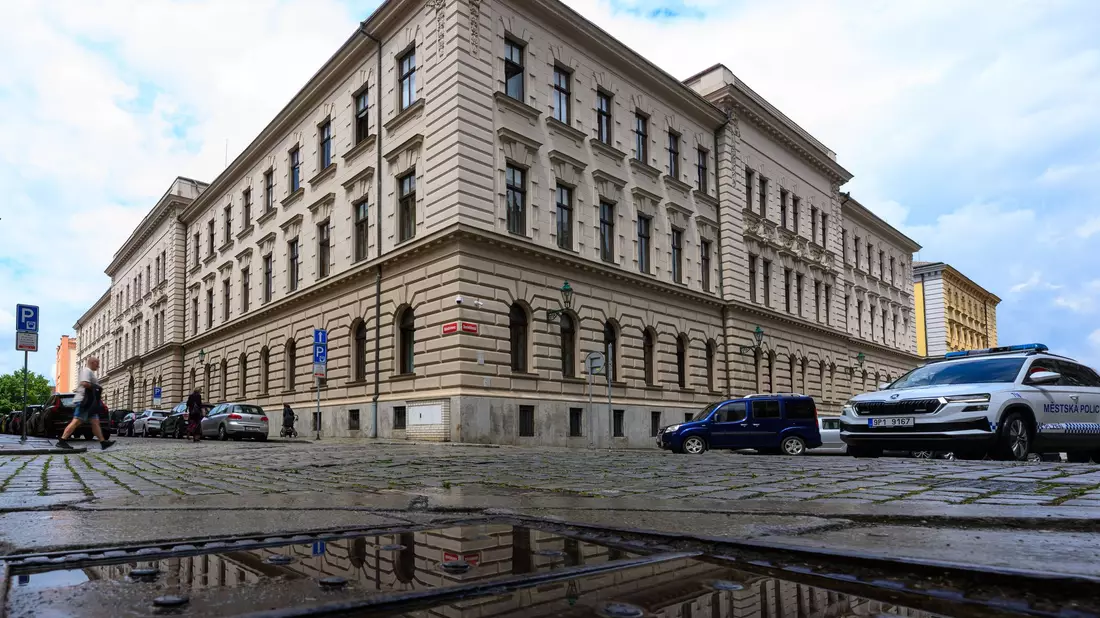 Eine Auslieferung erfolgt erst, wenn eine Gerichtsentscheidung rechtskräftig wird. - Bild: Hendrik Schmidt/dpa
