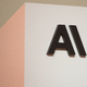 Der OpenAI-Konkurrent Anthropic wurde zuletzt bei einer Finanzierungsrunde mit insgesamt 900 Milliarden Dollar bewertet. (Archivbild) - Bild: Andrej Sokolow/dpa