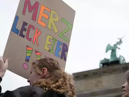 «Mehrzweckeier» klingt sehr nach «Merz leck Eier». (Archivbild) - Foto: Sven Kaeuler/dpa