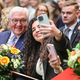 Bundespräsident Frank-Walter Steinmeier nahm im April 2025 an einer Einbürgerungsfeier in Köln teil. (Archivfoto) - Bild: Oliver Berg/dpa