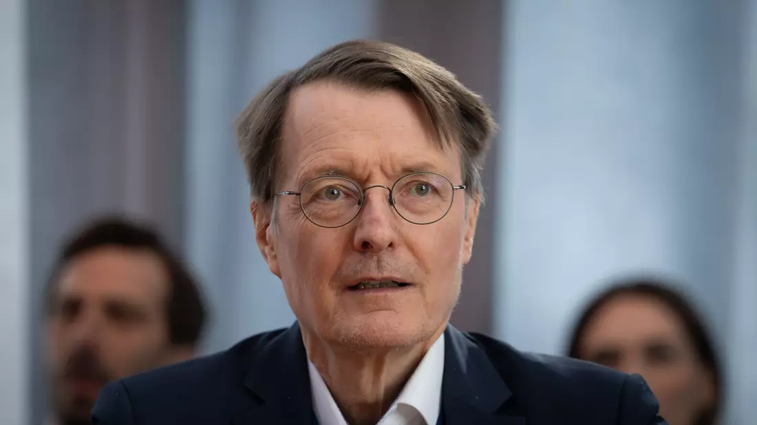 Karl Lauterbach, der in Köln wohnt und die Stadt im Bundestag vertritt, kritisiert die Eintrittsgebühr als «falsches Zeichen» (Archivbild). - Bild: Soeren Stache/dpa
