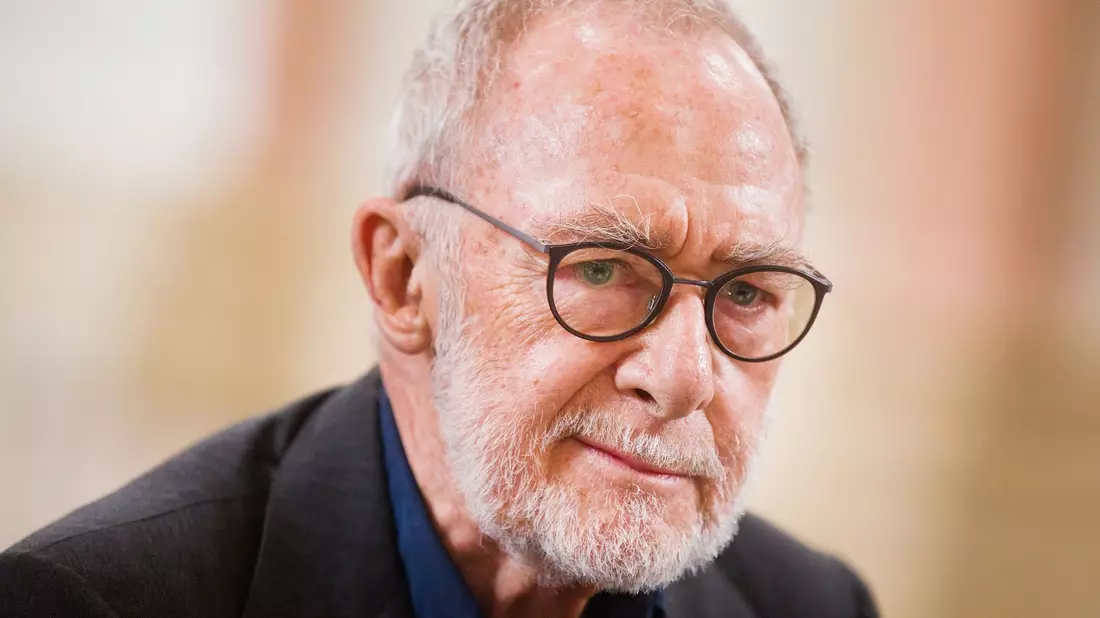 Gerhard Richter hält es für angemessen, dass das Domkapitel künftig Eintrittsgeld verlangen will - in anderen Kathedralen sei das auch so, sagt er. (Archivbild)  - Bild: Rolf Vennenbernd/dpa