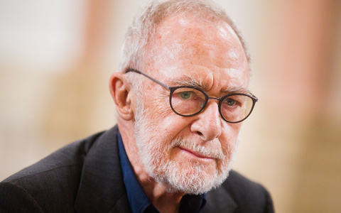 Gerhard Richter hält es für angemessen, dass das Domkapitel künftig Eintrittsgeld verlangen will - in anderen Kathedralen sei das auch so, sagt er. (Archivbild)  - Bild: Rolf Vennenbernd/dpa