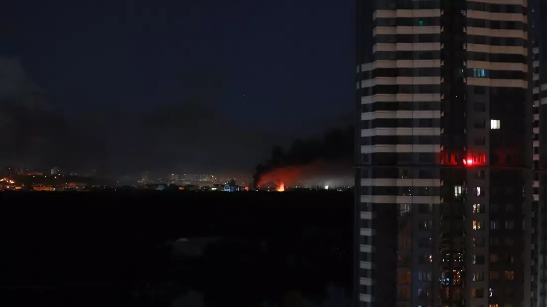 Erneut wurde Kiew zum Ziel massiver Raketen- und Drohnenangriffe. - Bild: Li Dongxu/XinHua/dpa