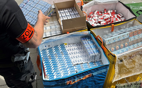 ZOLL-DD: Jahresbilanz 2025 des Zollfahndungsamtes Dresden/ - 1.026 Ermittlungsverfahren gegen 1.135 Tatverdächtige eingeleitet - 11,9 Mio Zigaretten, 9,7 Mio ml Substitute, 11,5 Mio Euro sichergestellt - Bild: presseportal.de