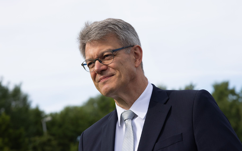 Der Bundesverkehrsminister spricht von einem echten Gewinn.  - Bild: Rolf Vennenbernd/dpa