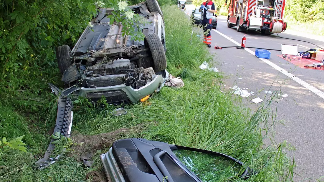 POL-DN: Alleinunfall auf der L366 - Autofahrerin schwer verletzt - Bild: presseportal.de