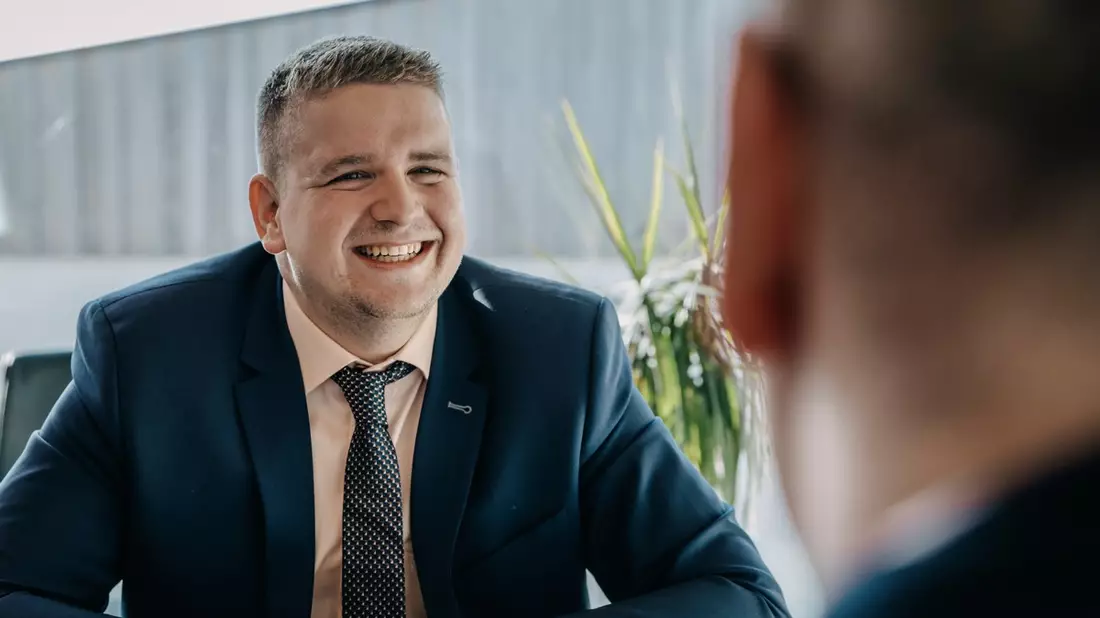 Firmenverkauf vorbereiten: Fabian Zamzau von der Otter Consult GmbH verrät, welche Faktoren den Kaufpreis wirklich beeinflussen - Bild: presseportal.de