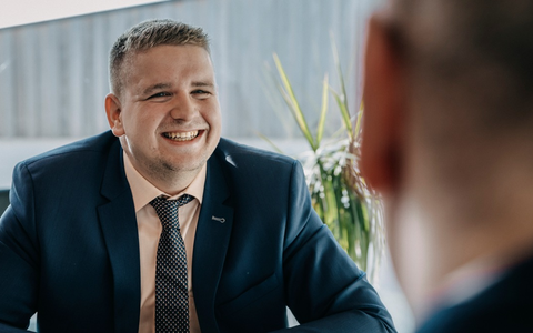 Firmenverkauf vorbereiten: Fabian Zamzau von der Otter Consult GmbH verrät, welche Faktoren den Kaufpreis wirklich beeinflussen - Bild: presseportal.de