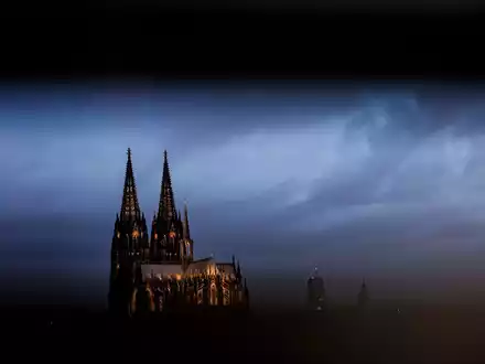 Die Finanzierung des Kölner Doms ist immer wieder Thema. (Archivbild) - Foto: Oliver Berg/dpa