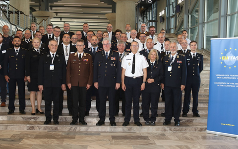 Viele Sprachen, ein Ziel: Internationale Zusammenarbeit der Feuerwehrverbände / EUFFAS und CTIF nutzen INTERSCHUTZ für Gremientagungen mit grenzübergreifendem Fokus - Bild: presseportal.de