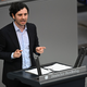 Hakan Demir, Innenpolitiker der SPD, spricht mit Blick auf die geplanten Rückführungszentren in Drittstaaten von einer «Phantomdebatte». (Archivfoto) - Bild: Markus Lenhardt/dpa