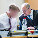Knapp ein Jahr nach einem Axtangriff in einem ICE in Niederbayern hat der Prozess gegen den beschuldigten 21-jährigen Syrer begonnen. - Bild: Armin Weigel/dpa