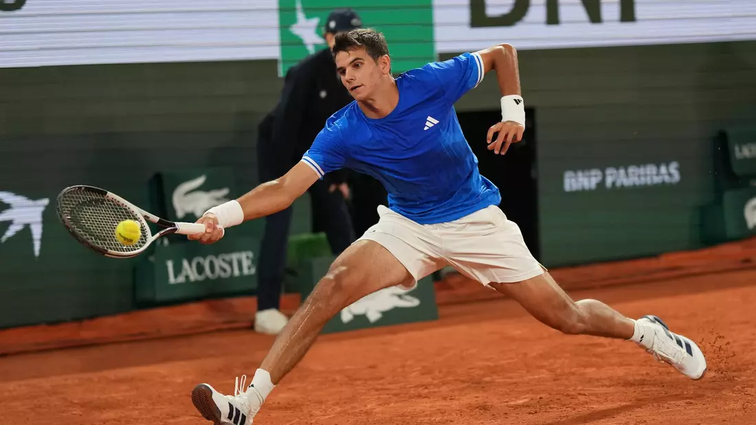 Verlangte Alexander Zverev im ersten Satz viel ab: Rafael Jódar. - Bild: Thibault Camus/AP/dpa