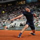 Alexander Zverev bei einem Rückhandschlag in der Defensive. - Bild: Dimitar Dilkoff/AFP/dpa