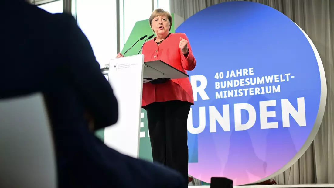 Die frühere Kanzlerin Angela Merkel (CDU) fordert mehr Aufmerksamkeit für den Klimaschutz ein. - Bild: Sebastian Christoph Gollnow/dpa