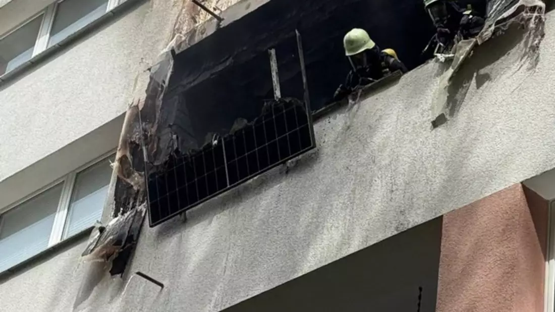 FW-E: Wohnungsbrand in Mehrfamilienhaus - zwei Wohnungen unbewohnbar - Bild: presseportal.de