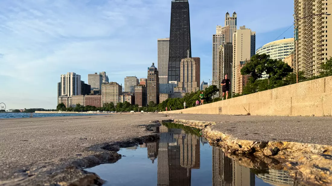 Am Lake Michigan bereitet sich die Nationalmannschaf nach der Ankunft in Amerika weiter auf die WM vor.  - Bild: Christian Charisius/dpa
