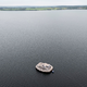 Abgelegen und nur über den Seeweg erreichbar - was mit der Insel passiert, entscheidet der Käufer. - Bild: Philip Dulian/dpa