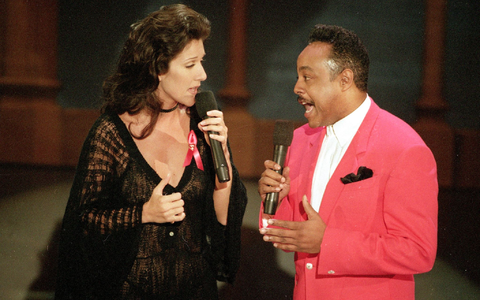 Peabo Bryson und Céline Dion gewannen für Disney-Duet einen Grammy. (Archivbild) - Bild: Reed Saxon/AP/dpa