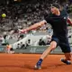 Alexander Zverev bei einem Rückhandschlag in der Defensive. - Bild: Dimitar Dilkoff/AFP/dpa