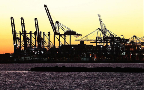 Industrieanlagen (Archiv) - Bild: via dts Nachrichtenagentur