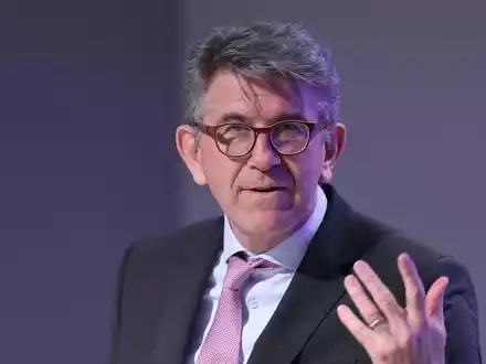 Kulturstaatsminister Wolfram Weimer (parteilos) akzeptiert im Streit mit der Buchhandlung «Zur schwankenden Weltkugel» eine Gerichtsentscheidung. (Archivbild) - Foto: Jan Woitas/dpa