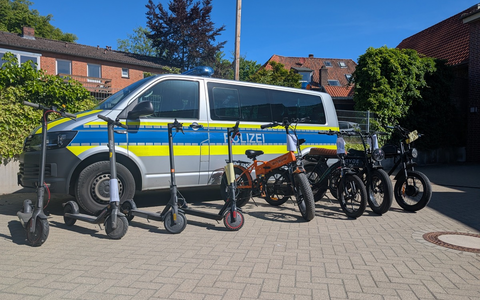 POL-LG: ++ ... E-Mobilität im Fokus - Polizei kontrolliert verstärkt E-Scooter und ahndet Verstöße ++ Scooter mit zwei 1000 W-Motoren ++ 62-Jährigen mit 40 km/h-Scooter ++ die Big-Points zu E-Scootern ++ - Bild: presseportal.de