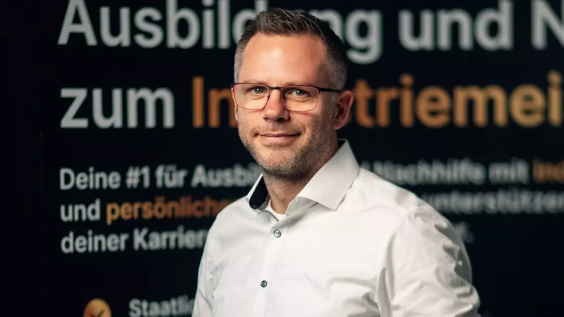 Energiepreise steigen, Industrie steht unter Druck: Warum jetzt der richtige Zeitpunkt ist, sich zum Industriemeister weiterzubilden - Bild: presseportal.de