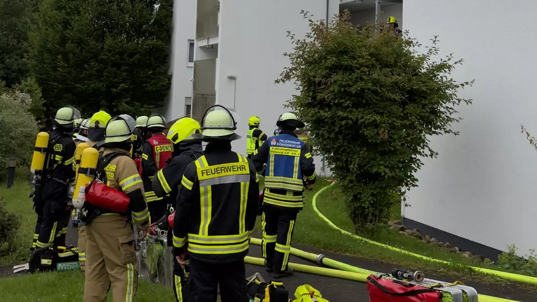 FW Königswinter: Gemeldeter Zimmerbrand in Wohneinrichtung stellt sich als angebranntes Essen heraus - Bild: presseportal.de