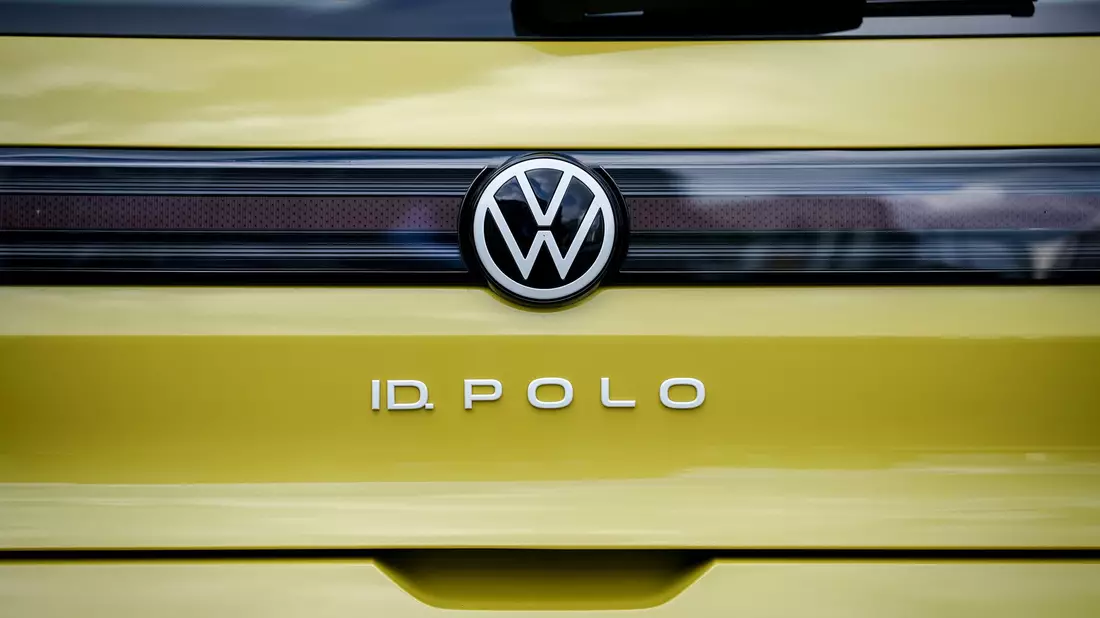 Mit dem ID. Polo verabschiedet sich VW von den Nummern in den Modellnamen und kehrt zu den bekannten Bezeichnungen zurück. Die Studie hatte noch ID.2all geheißen. (Archivbild) - Bild: Kay Nietfeld/dpa